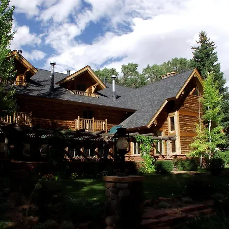 The Lodge At Red River Ranch